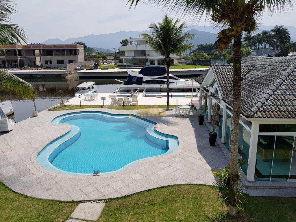 Casa alto padrão com pier, e rampa de recolhimento Marina Gjá